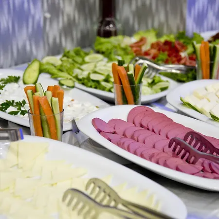 Hotel Golden Horn Park 3*