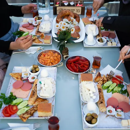 Hotel Golden Horn Park
